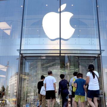 Apple reportedly testing Chinese-made memory chips for iPhones, MacBooks amid global shortage