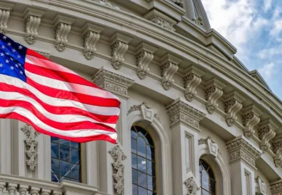 Coinbase Exec ‘Relentlessly Optimistic’ on CLARITY Act Odds