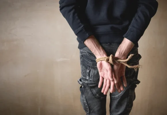 Four Armed Men Tie up Family in French Crypto Home Invasion